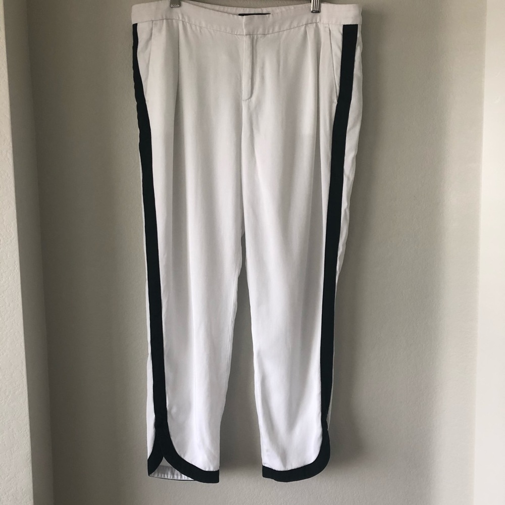 Banana Republic white cropped black side strip 10